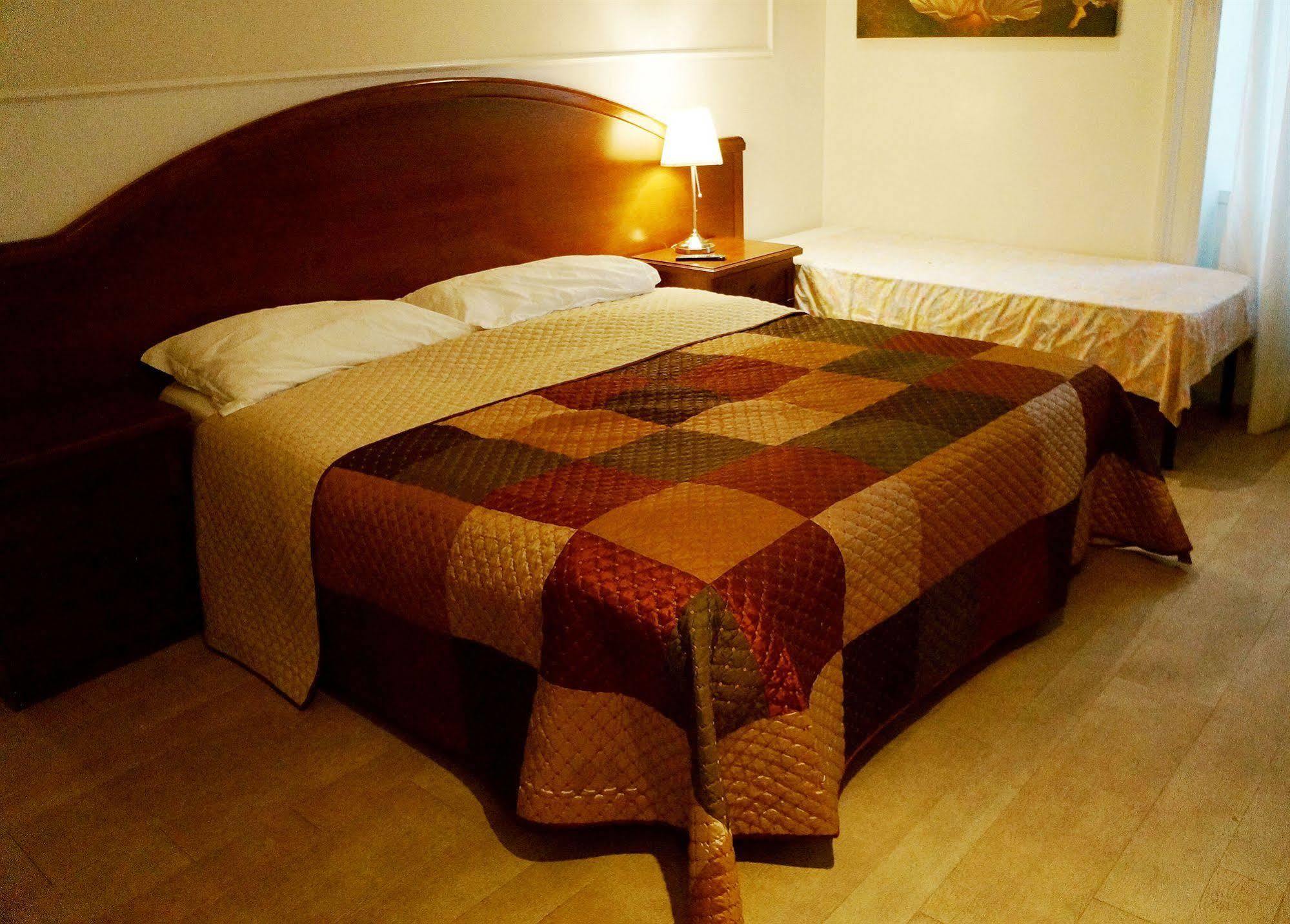 Casa Dell'Amicizia Bed & Breakfast Roma Dış mekan fotoğraf