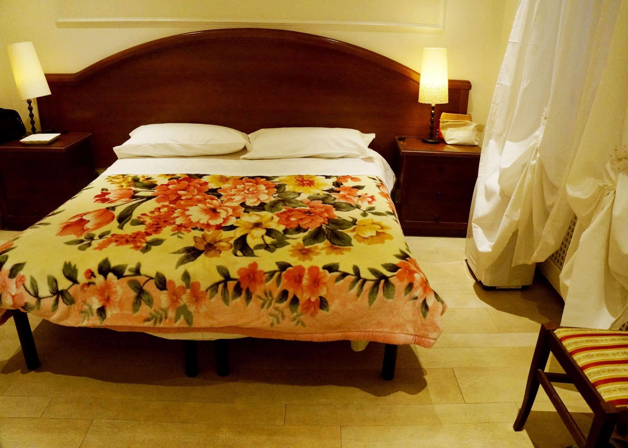 Casa Dell'Amicizia Bed & Breakfast Roma Dış mekan fotoğraf